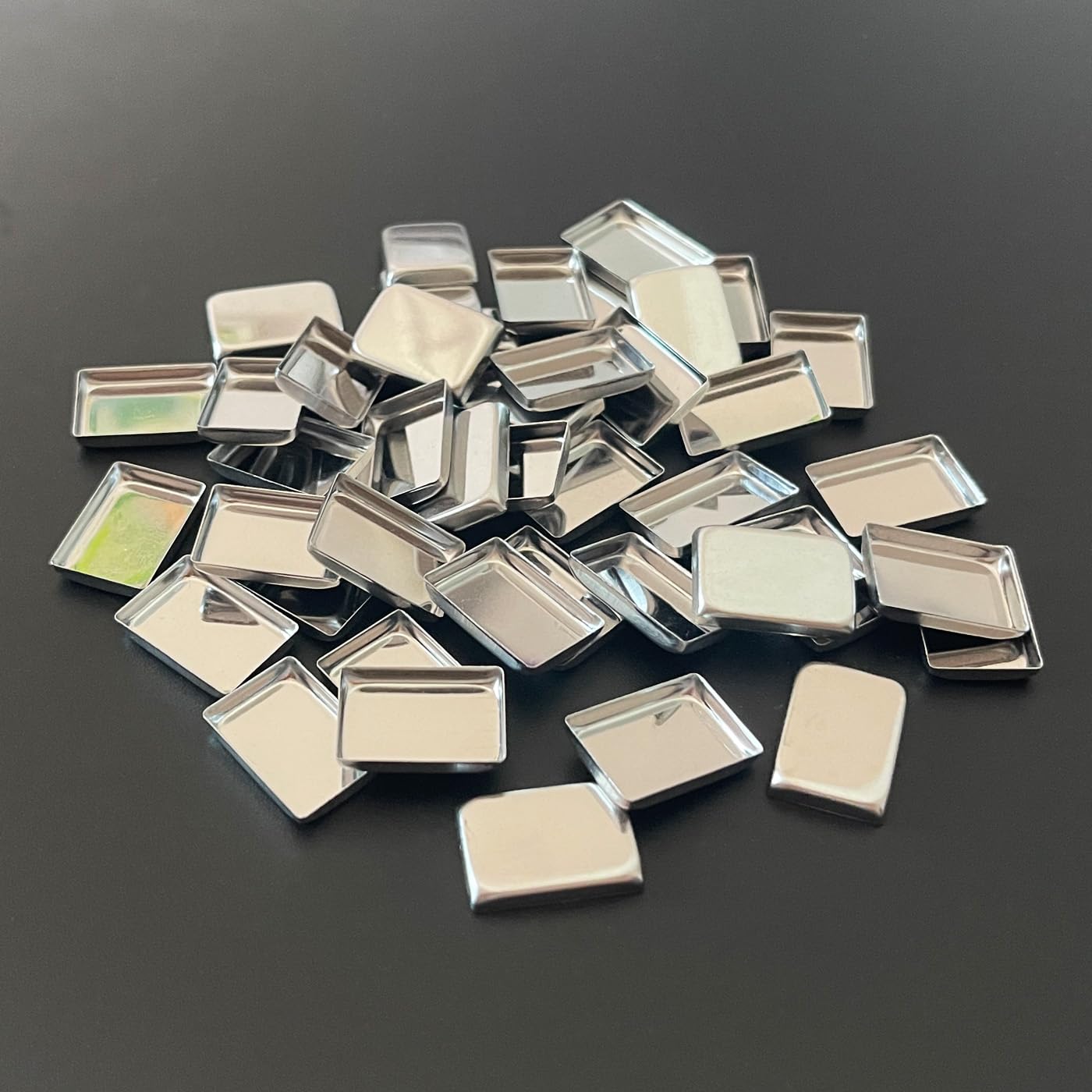 FCLUB 100Pack Empty Eyeshadow Metal Pans Cosmetic Eyeshadow Blush Lipstick Organizer for Makeup Pressed Powders (0.8 inch) Tiny and Shallow