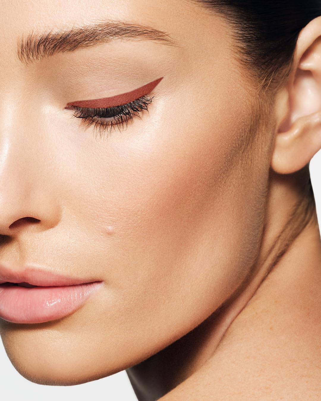 MAKE Beauty Liquid Line Waterproof Liquid Eyeliner Pen. Smudge-Proof Felt Tip for Precise Application of Lines, Wings, and Graphics. Long Lasting Eye Liner - Shade, Horizon Line