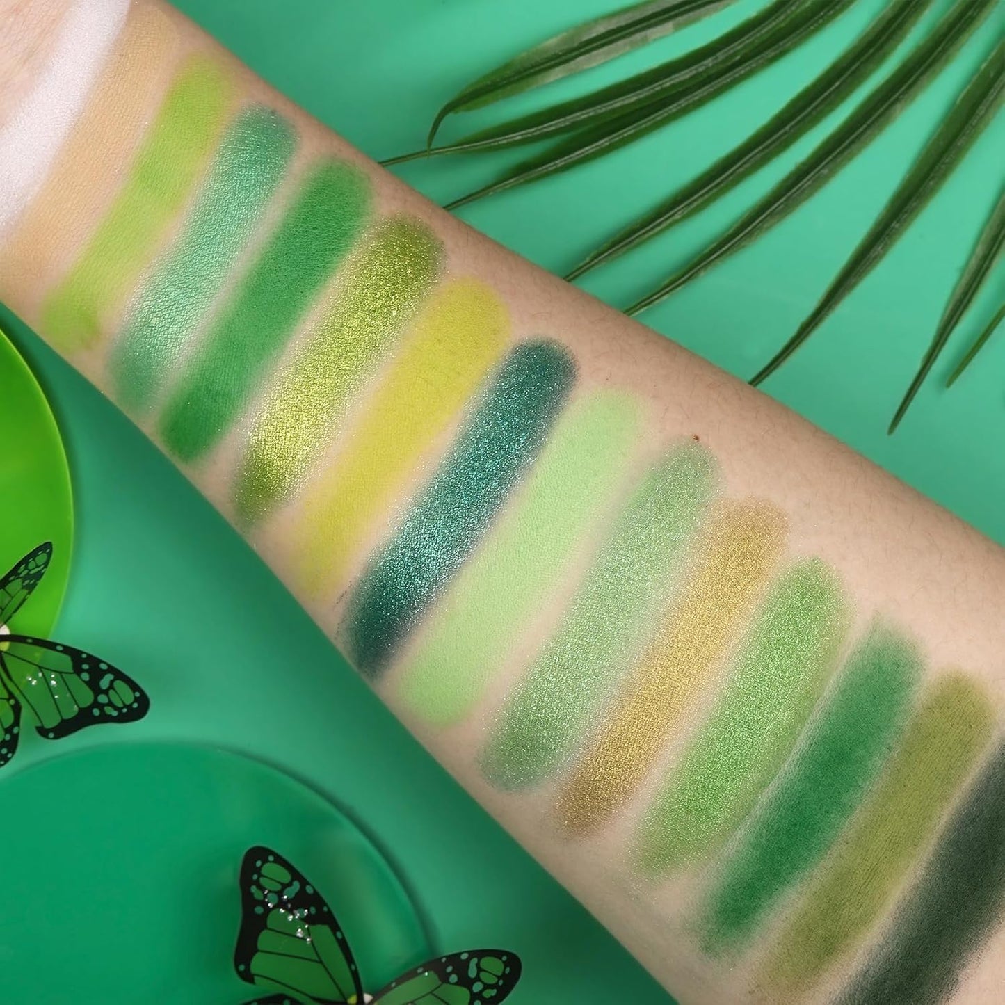 UCANBE Green Eyeshadow Makeup Palette, 15 Colors Bright Dark Green Shimmer Matte Metallic Glitter Eye Shadow, Forest Emerald Lime Pallet Kit for Cosplay Parties Christmas Halloween SFX