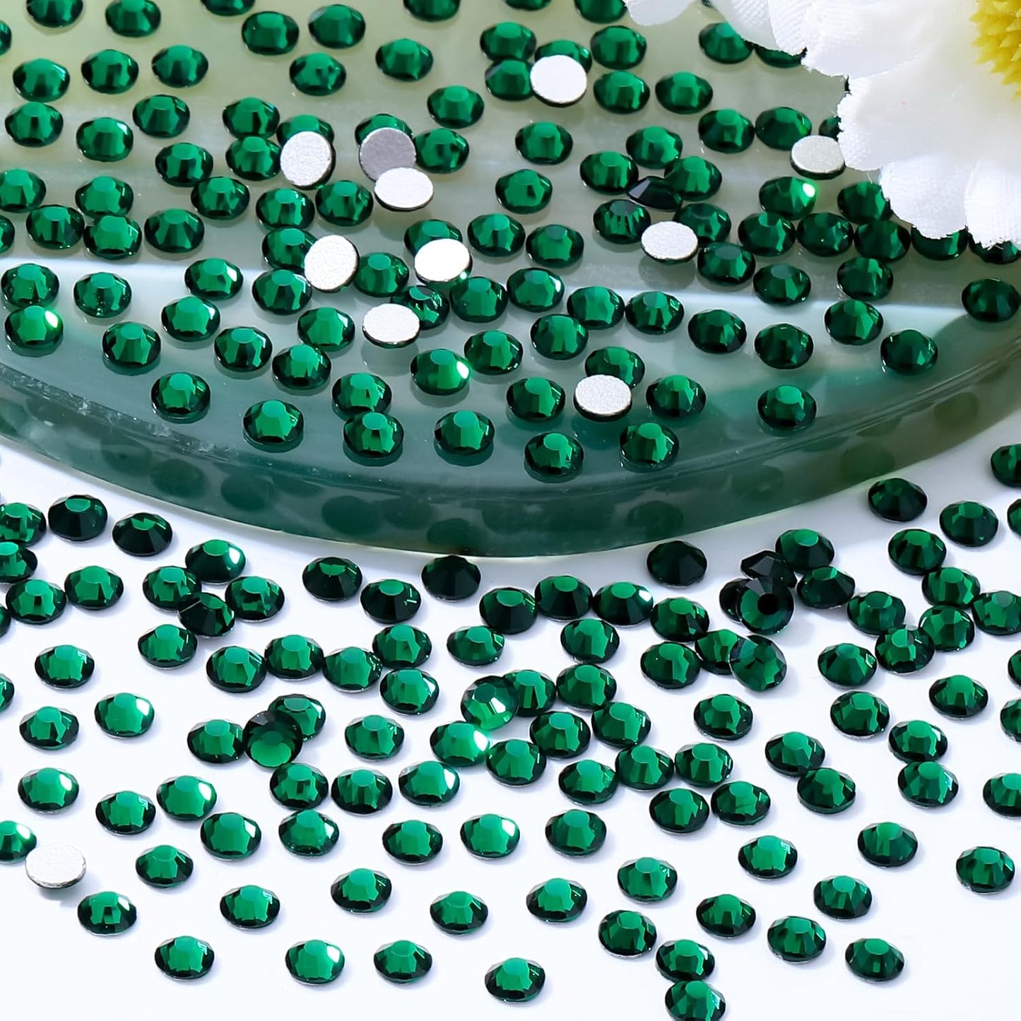 Malachite Green Flatback Rhinestones, Glass Rhinestones for Nail Art and Craft, Glue Fix, Loose Crystal Gemstones(Green, SS8, 1440pcs, 2.3-2.5mm)