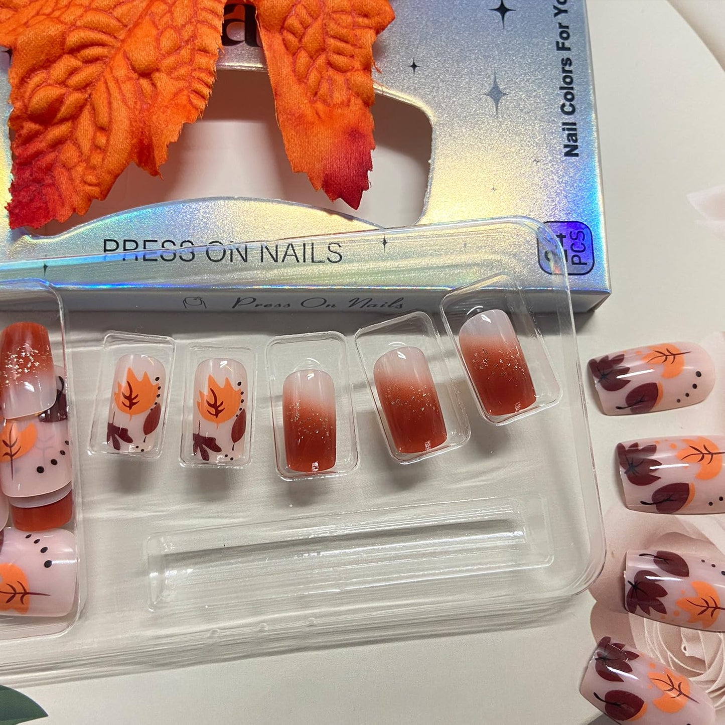 Thanksgiving Press on Nails Fall Maple Leaves Fake Nails Medium Square Acrylic Glue on Nail Glossy Autumn Maple Leaf Stick on Nail for Women DIY Manicure